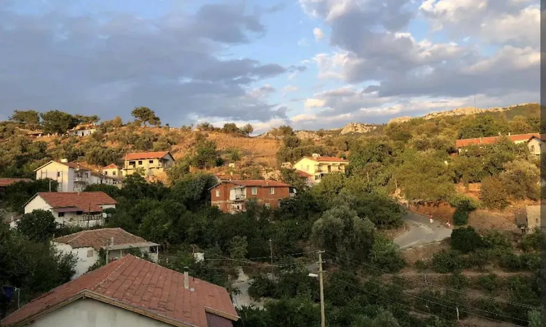 אוזדרה Traditional Stone Cottage
